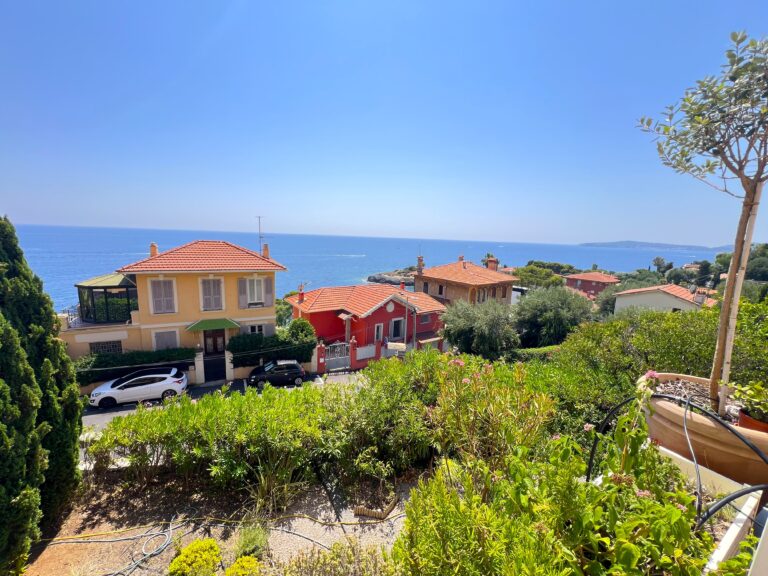 "Mala" beach and Monaco walk distance ISM Property